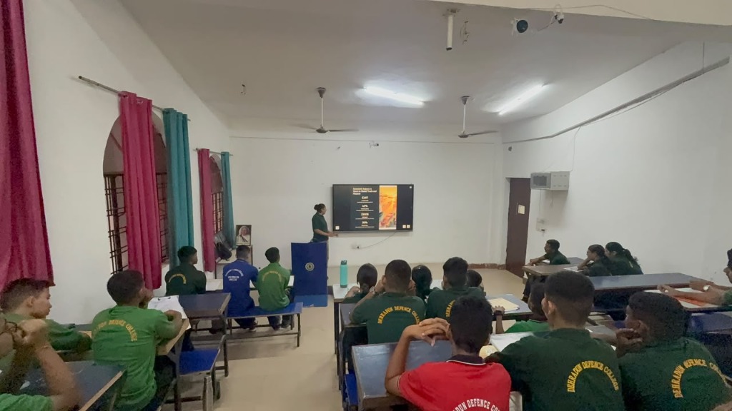 Full Batch Smart Classroom Lecture Hall — Interactive Digital Audio-Visual Pedagogy